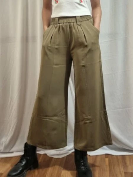 Green Cropped length straight fit pant